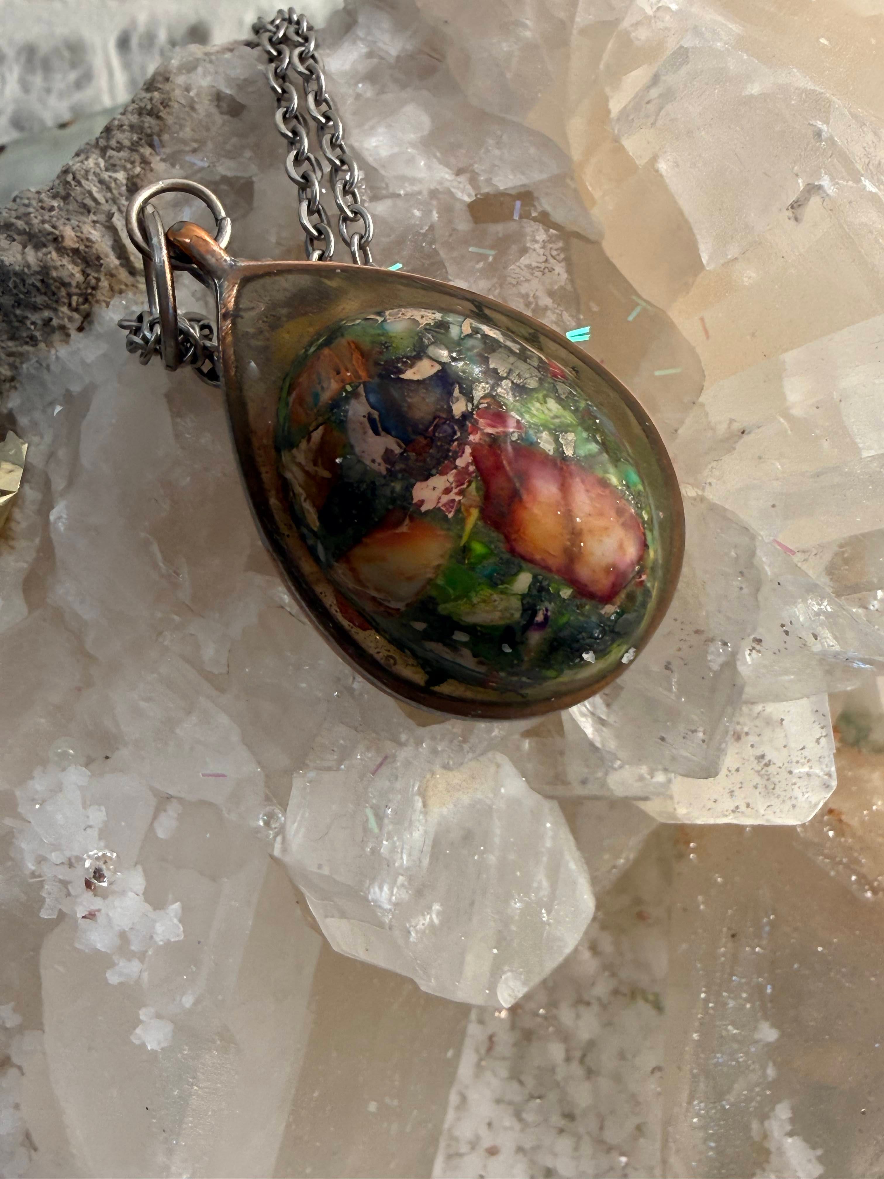 Artisan Resin Pendant Necklace with Preserved Flowers – Unique Teardrop Design with Silver Chain