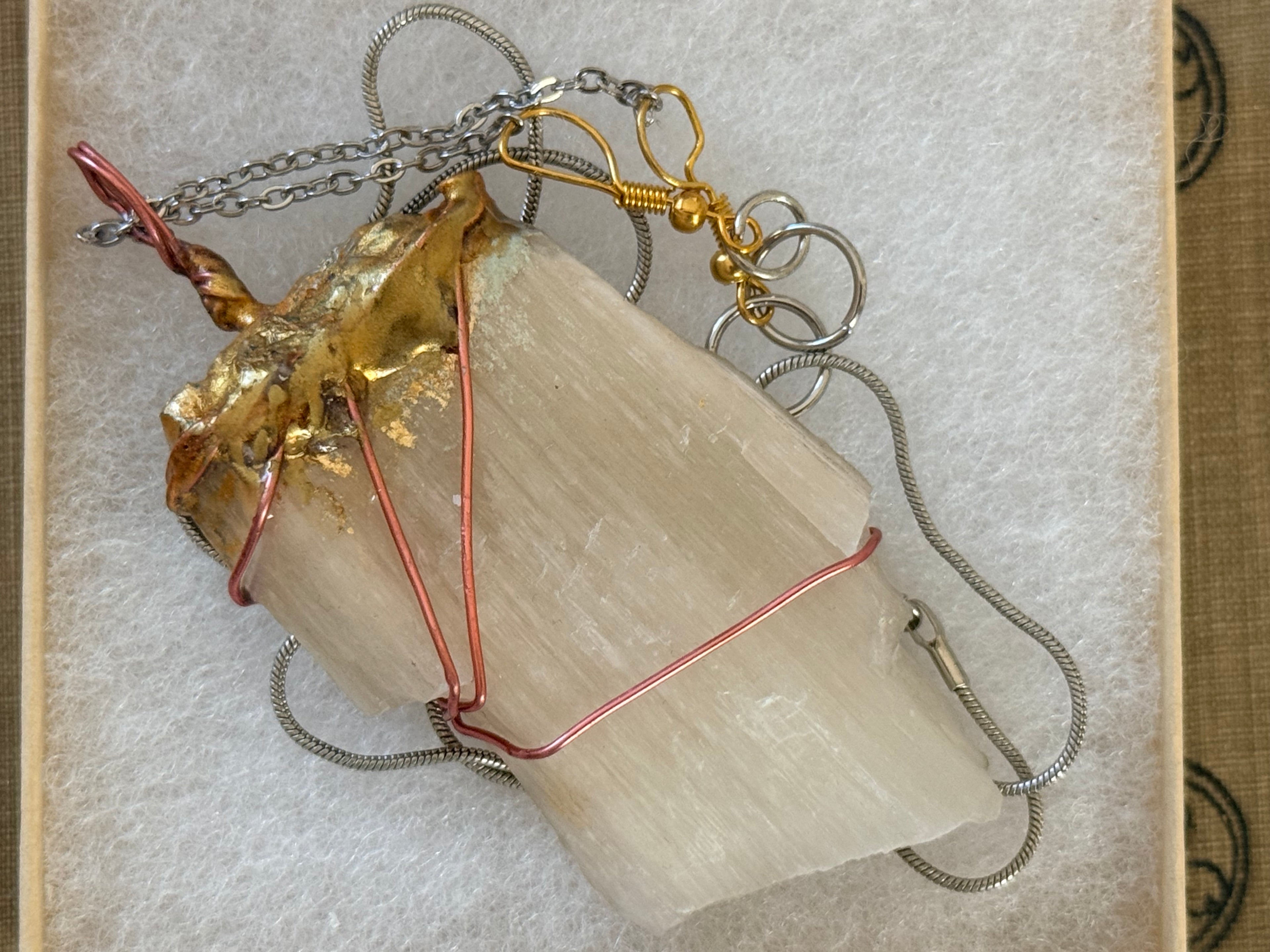 Aurelia malachite pendant on 20” stainless steel chain