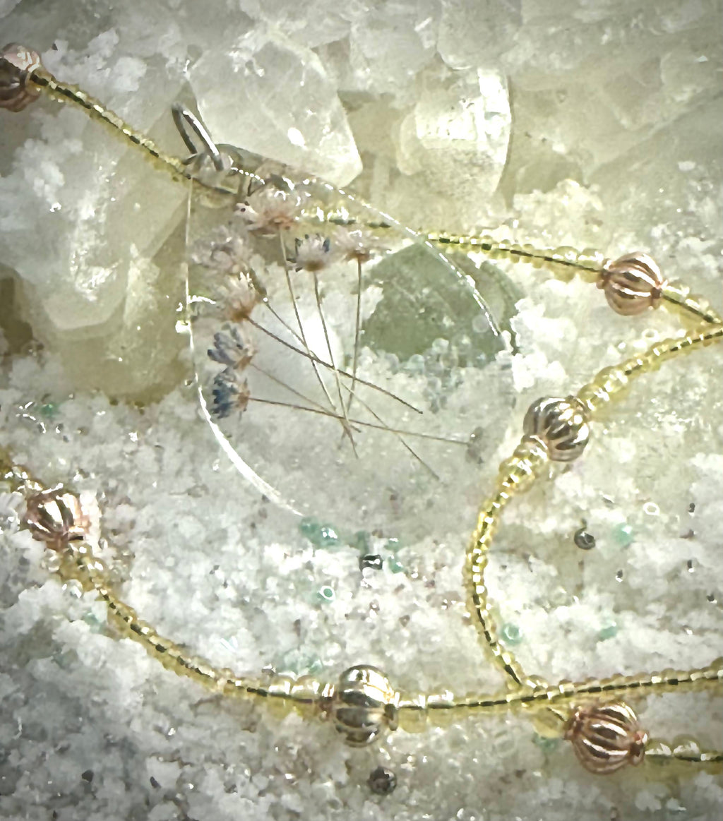 Hand-Crafted Dried Flower Resin Pendant Necklace – 20" Gold-Beaded Chain